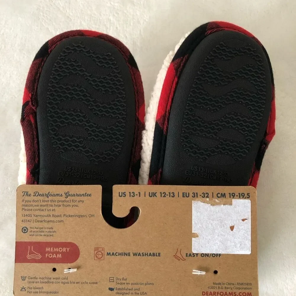 New dearfoams kids slippers, kids size 13/1